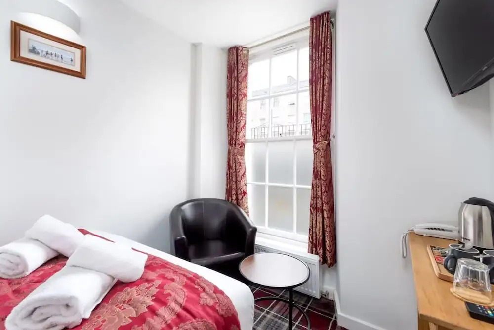 SMITH PLACE HOTEL