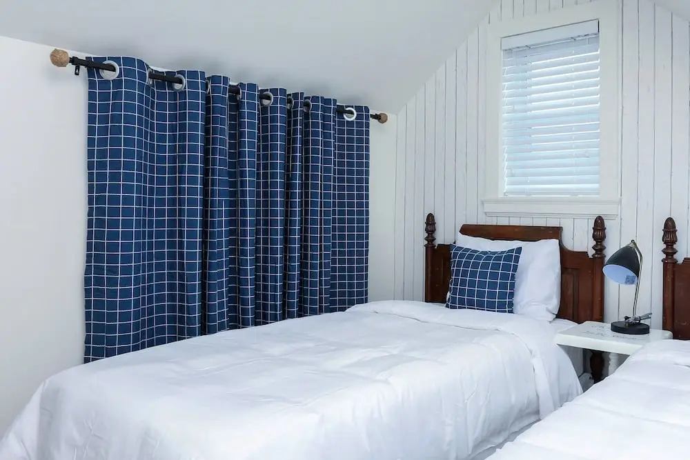 Tasteful 2 Bedroom Suite near Marine Gateway by Elevate Rooms