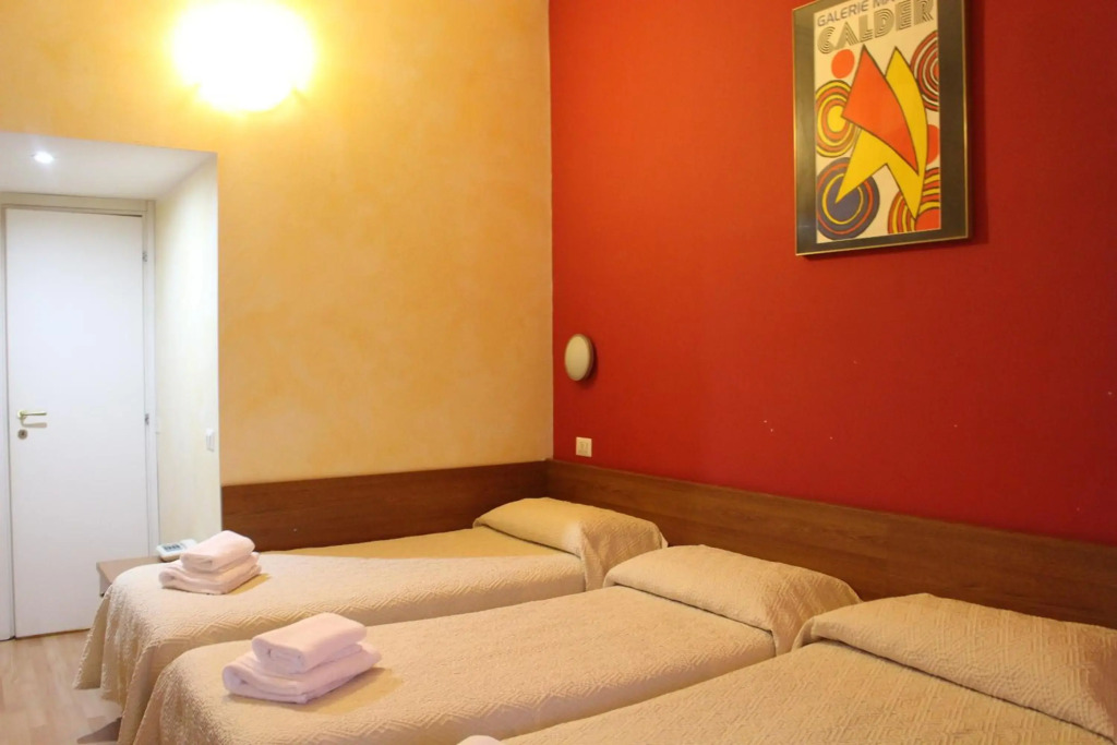 Club Hotel
