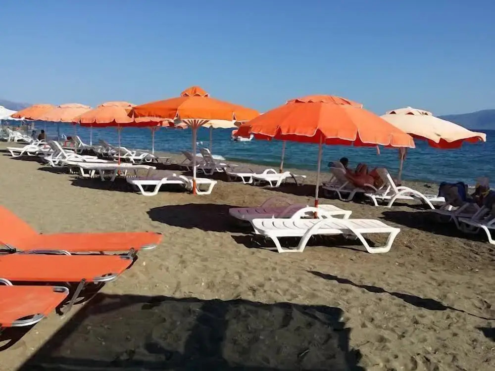 Akrogiali Beach Rooms