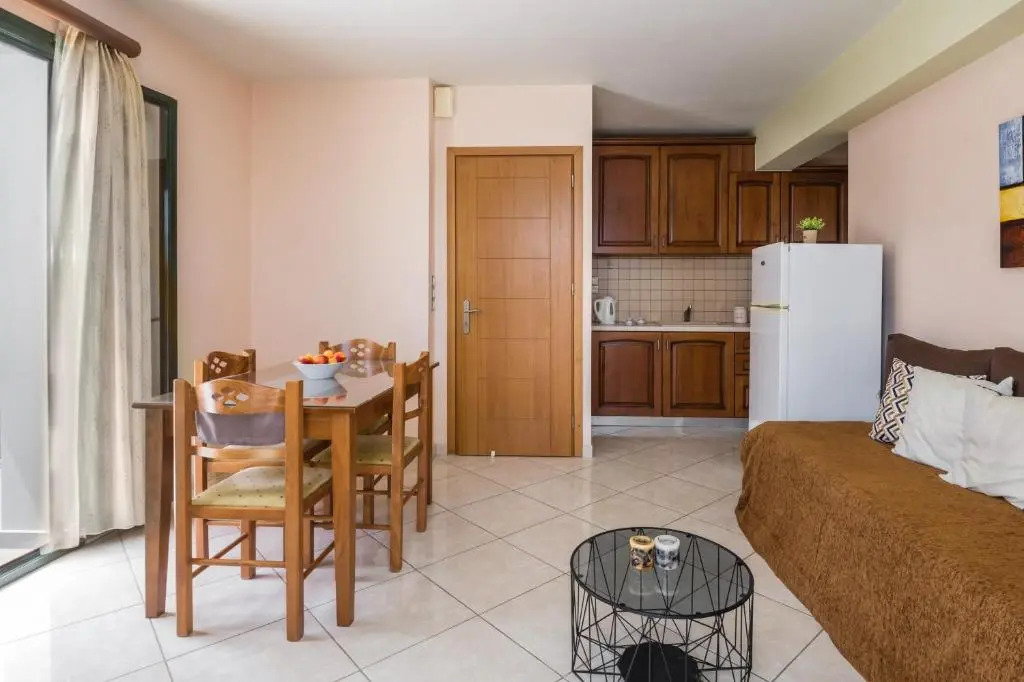 Chelmis Marys Apartments