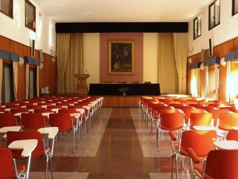 Emmaus Hotel