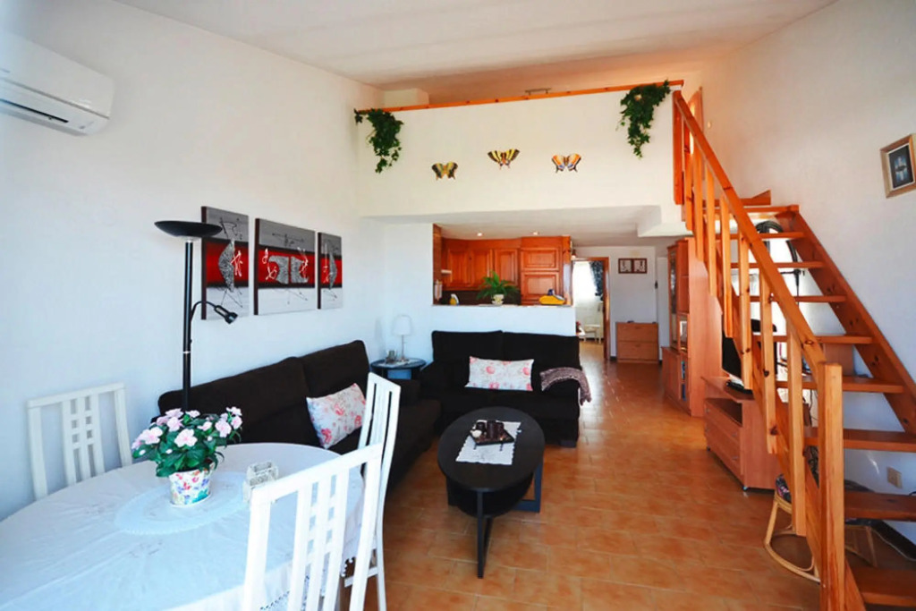 Apartment in Santa Pola with a shared pool