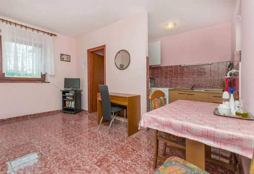 Apartments Mari-30m from the sea