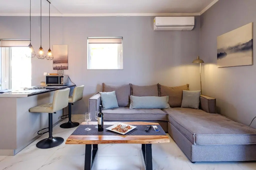 Oreon Suites - Usia