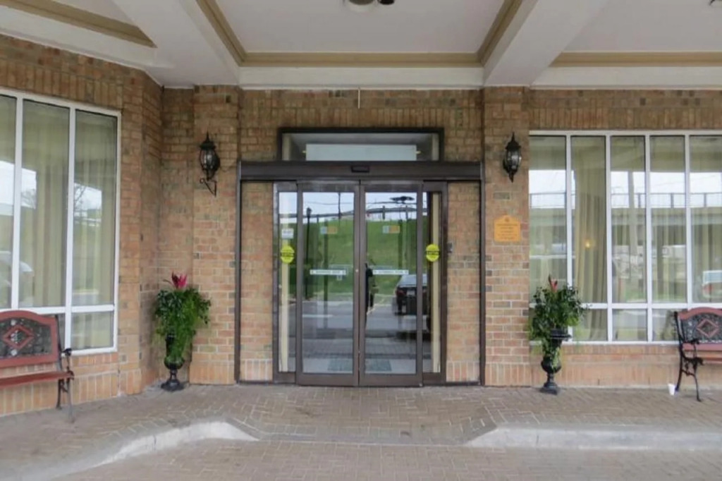Four Points by Sheraton Toronto Airport East