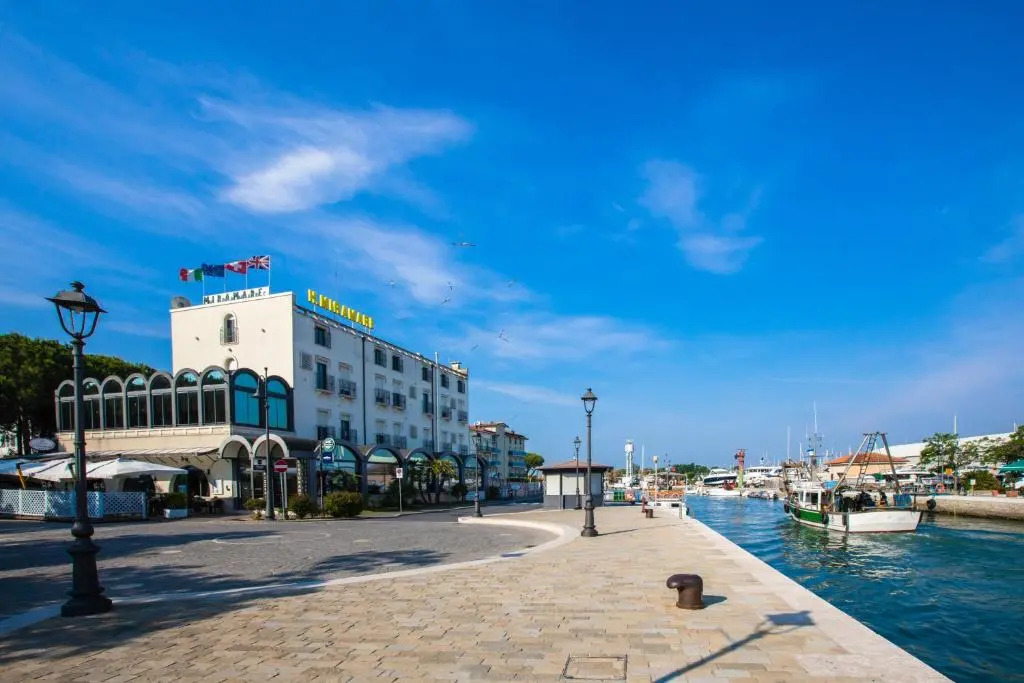 Miramare Hotel Ristorante Convegni aperto tutto lanno