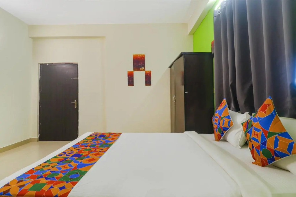 FabHotel Broholic - Nr Biodiversity Complex, Gachibowli Silpa Gram Craft Village, HITEC City