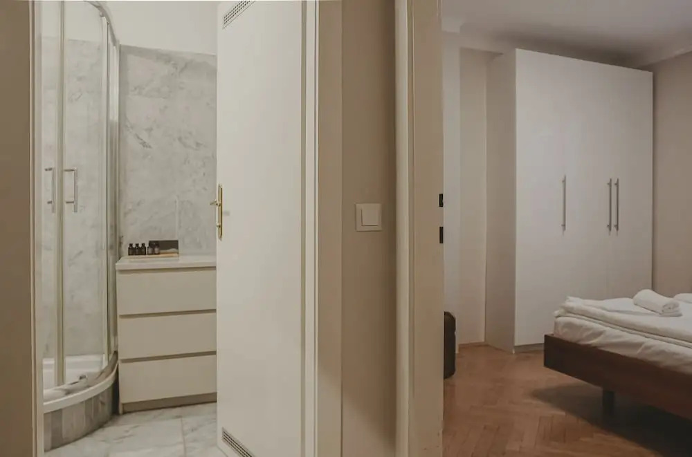 HeyMi Apartments Post