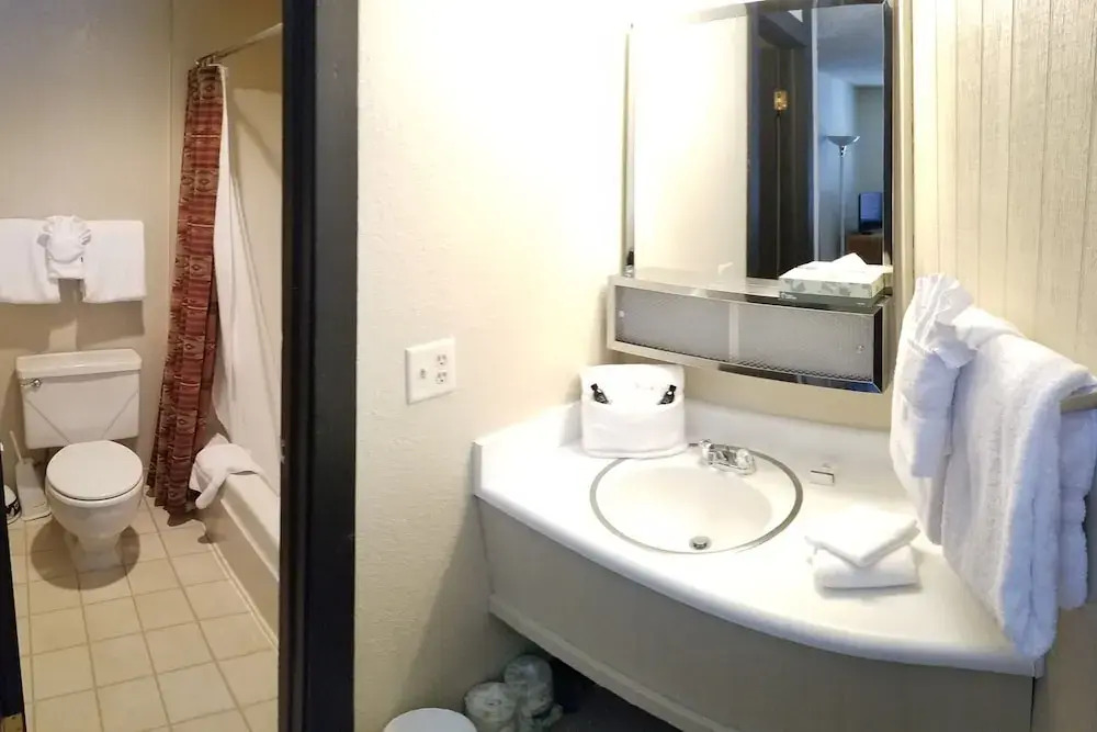 Goldcamp II H-119 By Peak Property Management