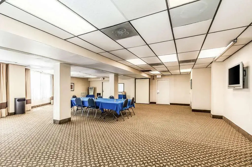 Comfort Inn & Suites Alexandria West