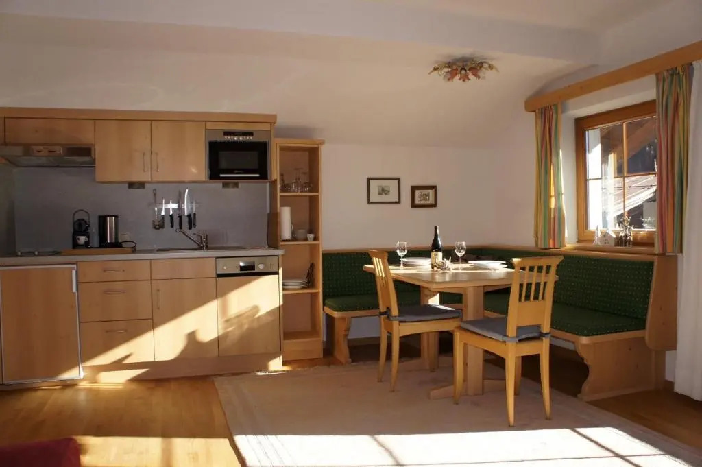 Apartments SARLO
