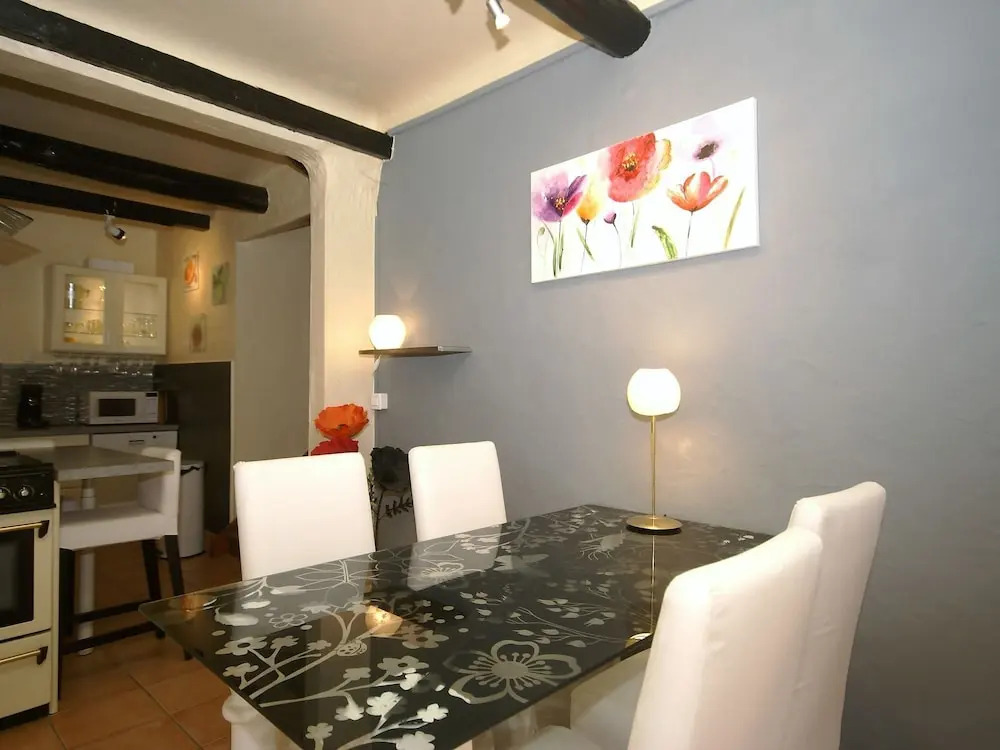 Charming Villa in Cavalaire-sur-mer With Pool