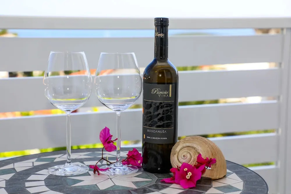 Stella Maris Hvar - Brand New Sea View Rooms with Balcony