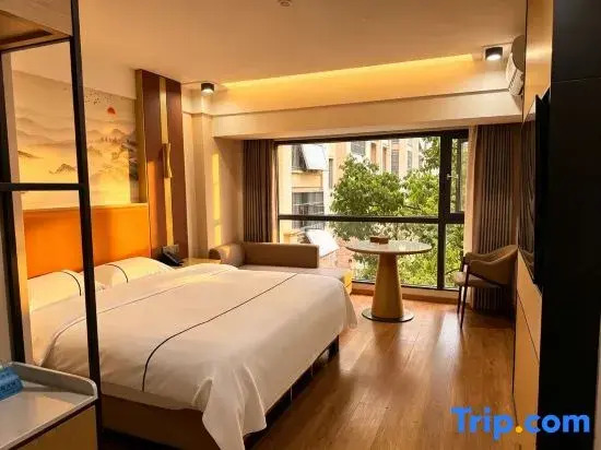 Zhonggang Holiday Hotel