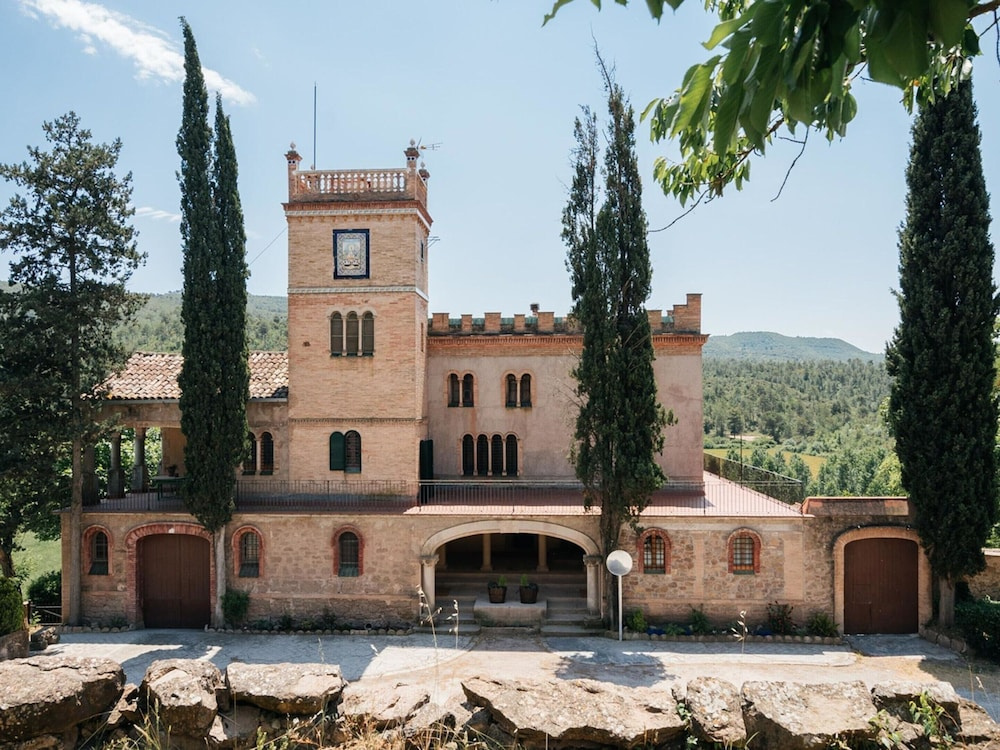 Mansion in Castellnou Near Pedraforca Mountains