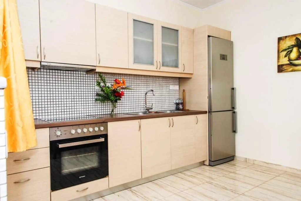 Comfy Nest in a Garden 1 5km to the Sandy Beach