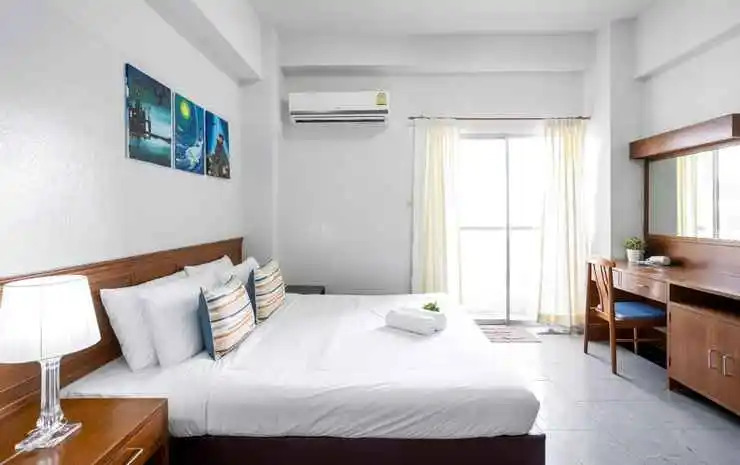 Studio room near MRT by PD Mansion