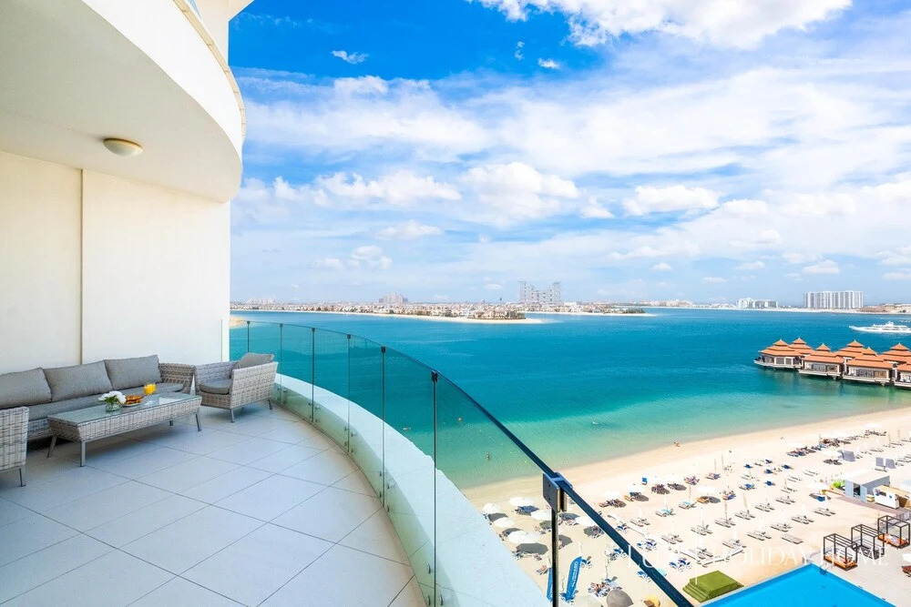 LUX Holiday Home - Royal Bay 1