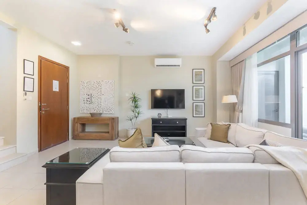 StayShort - Elegant Villa Escape Perfect for Families