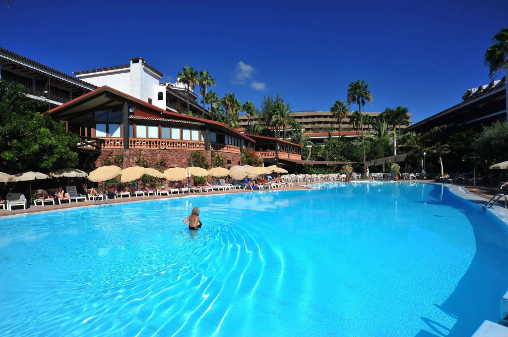 Hotel Parque Tropical