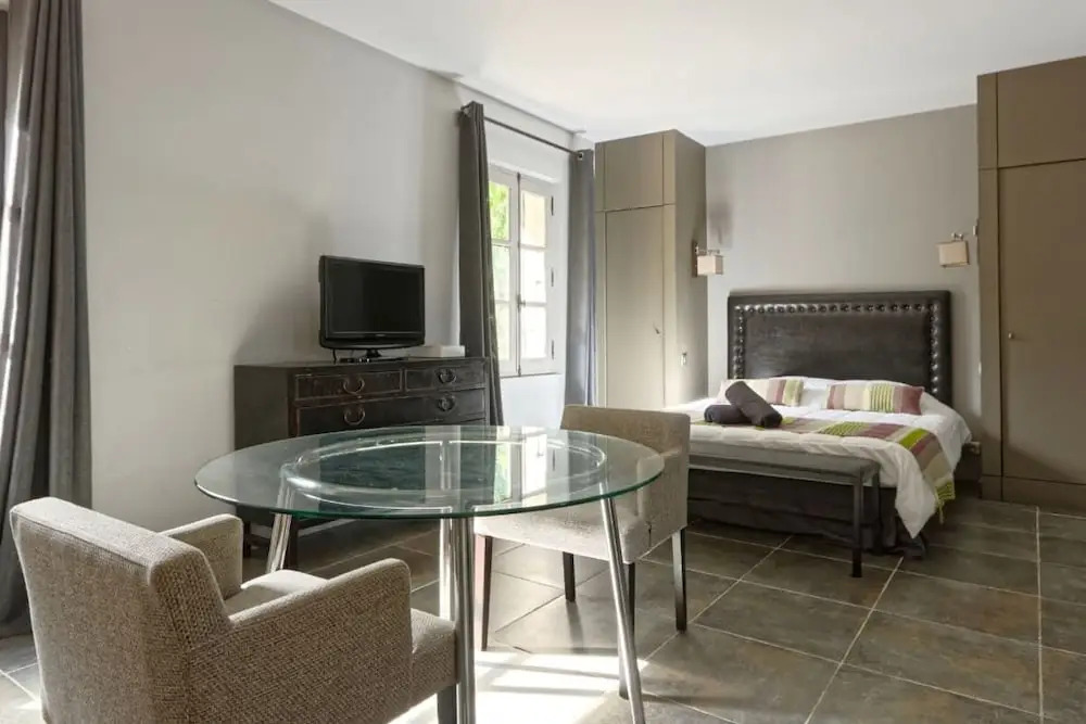 Debussy Private Apartment Privé