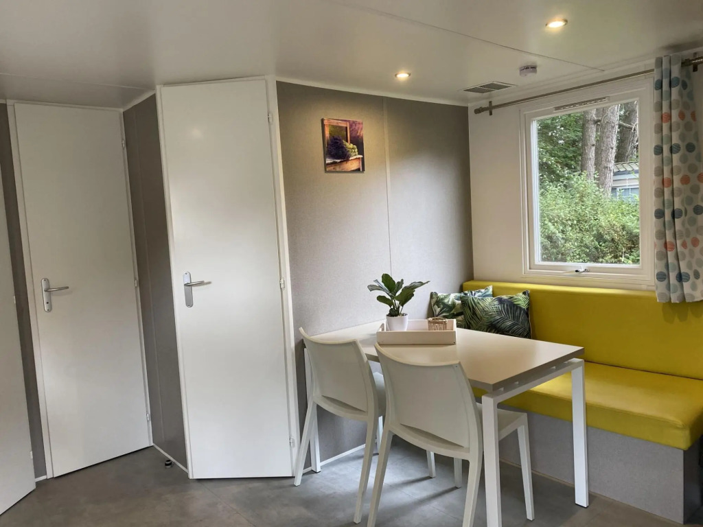 Neat Chalet With Microwave, Near Antwerp