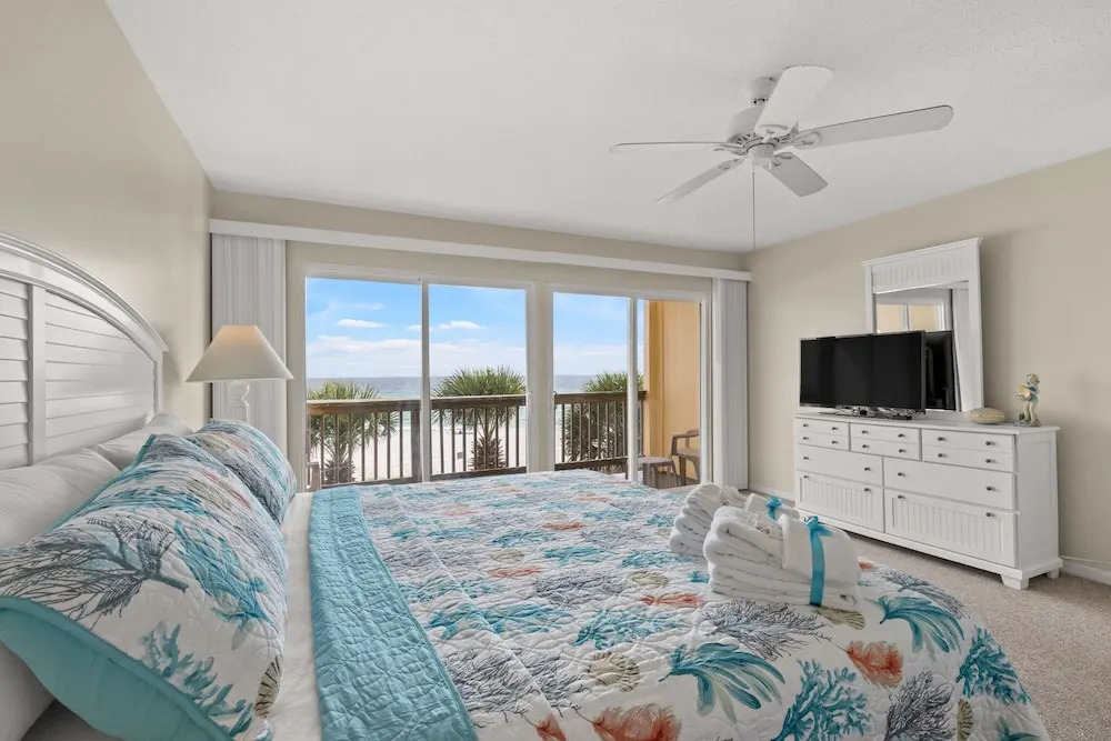 2bd/2.5ba Gulf Front Townhome Near Pier Park! Gulf Views! Beach Access!