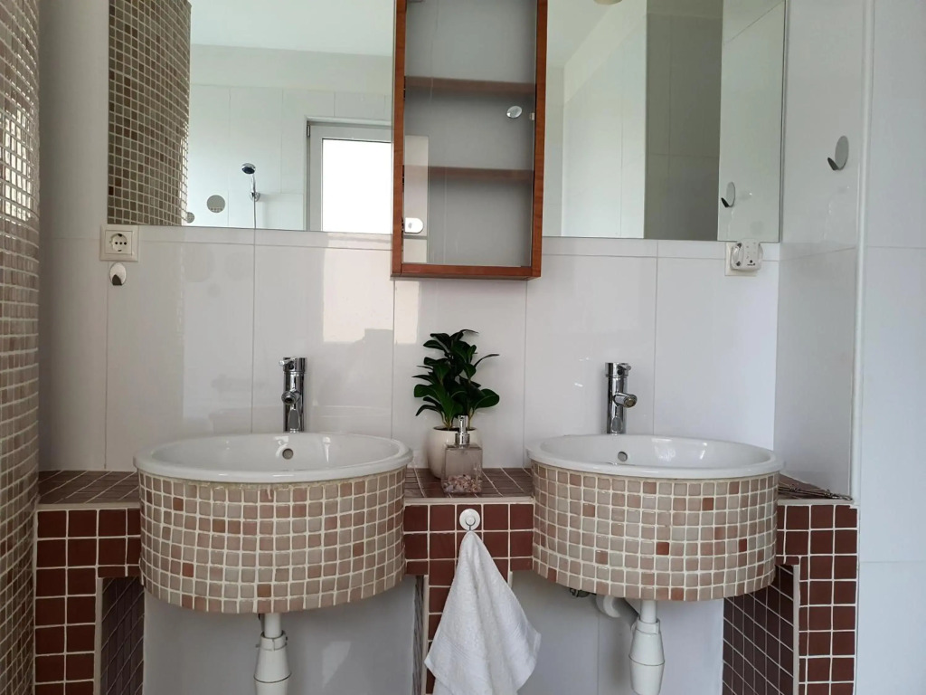 Adel Apartman