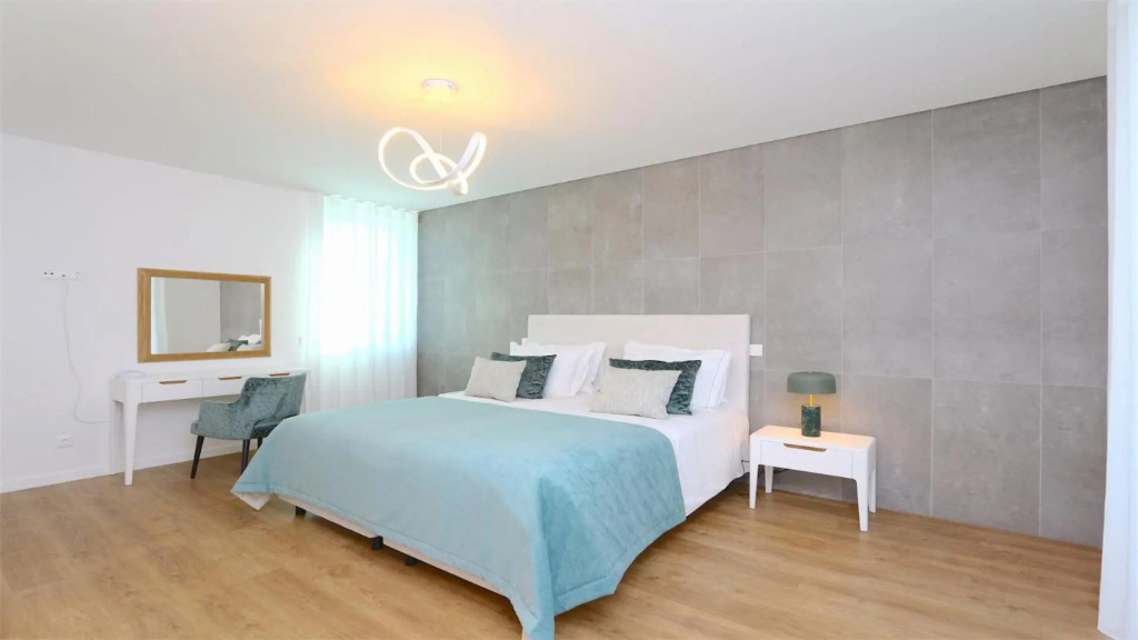 Villa Sadler- Clever Details, Central Vilamoura, Sleeps 6, luxury, walking distance