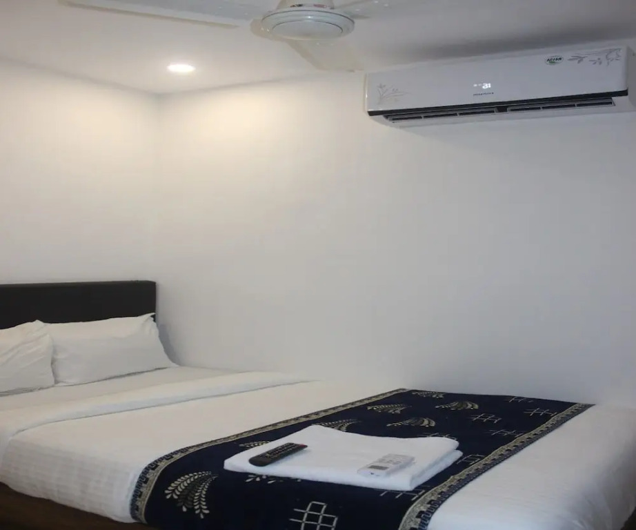 Tanvi Guest House by OYO Rooms