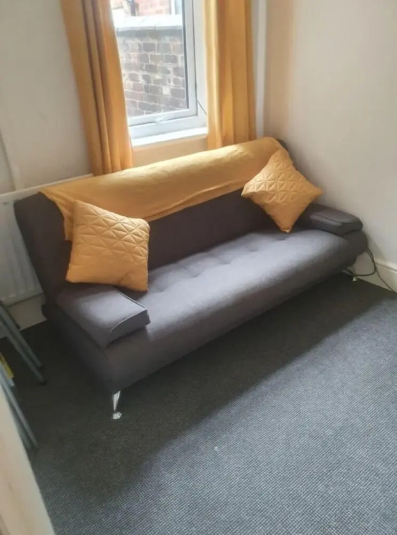Townhouse @ 33 Kinver Street Stoke