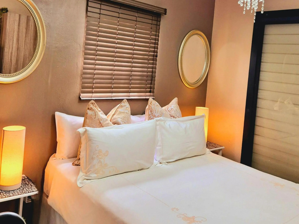URlyfstyle Cottage Near OR Tambo International Airport