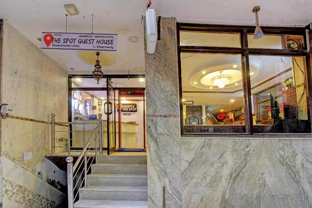 OYO 2064 Hotel The Spot