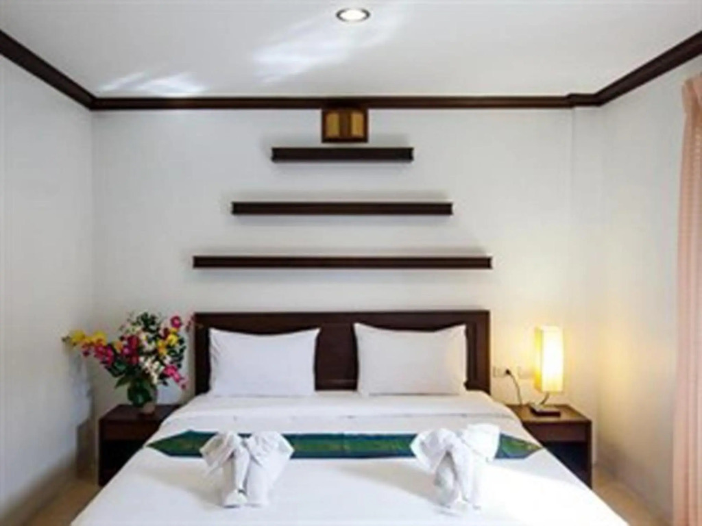Triple Rund Place Hotel