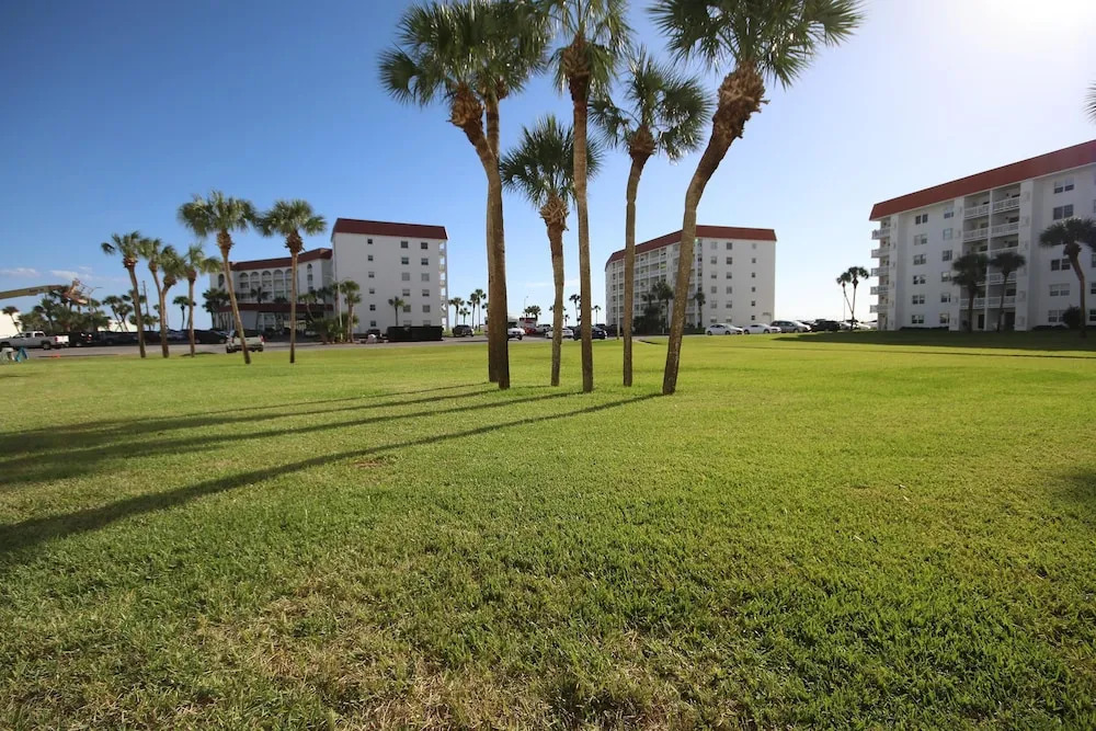 115 El Matador 1 Bedroom Condo by RedAwning