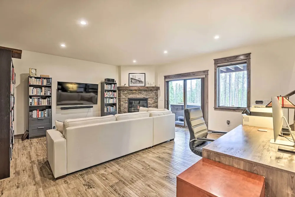 Breck Cabin w/ Hot Tub ~ 2 Mi to Main Street!