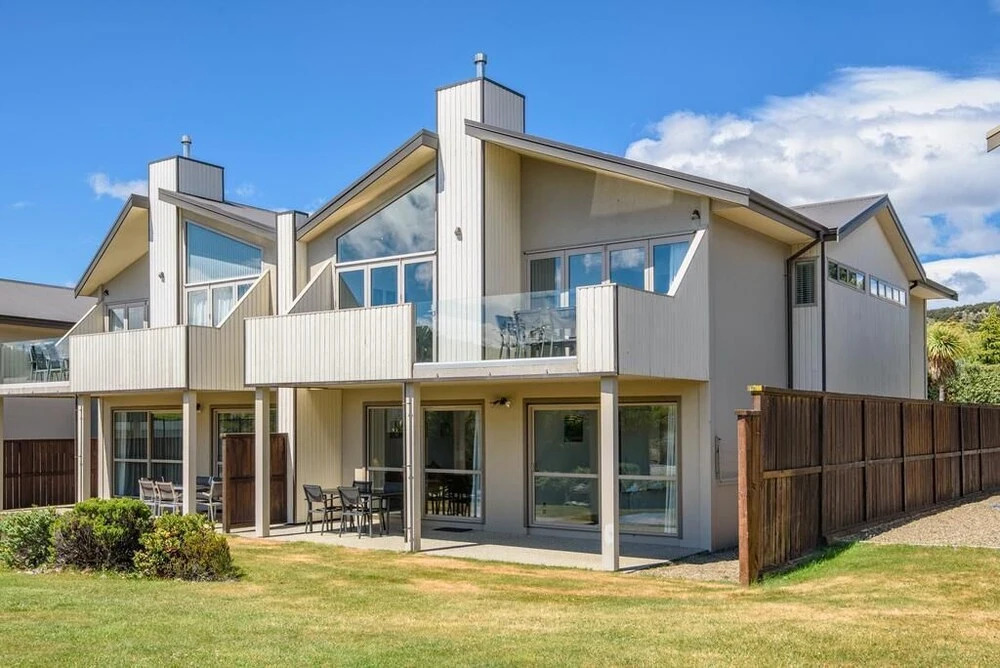 Toodle's Wanaka Luxury with Mountain Views