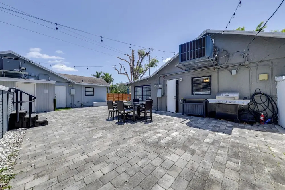 Patio & Heated Swim Spa Access: Home in Hollywood