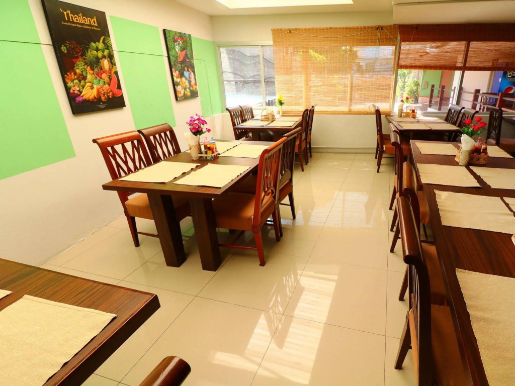 NIDA Rooms Bang Rak Emerald