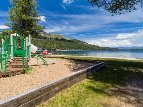 Donner Lake Cedar Lodge