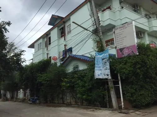 Lertparsert House