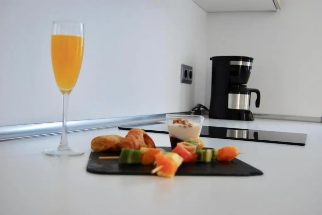 Отель Broncemar Beach Suites