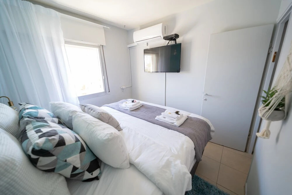 Stylish 2Bdr Apartment And Balcony