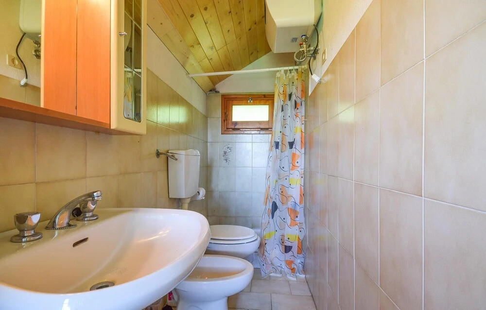 4 Bedroom Stunning Home In Tiglieto