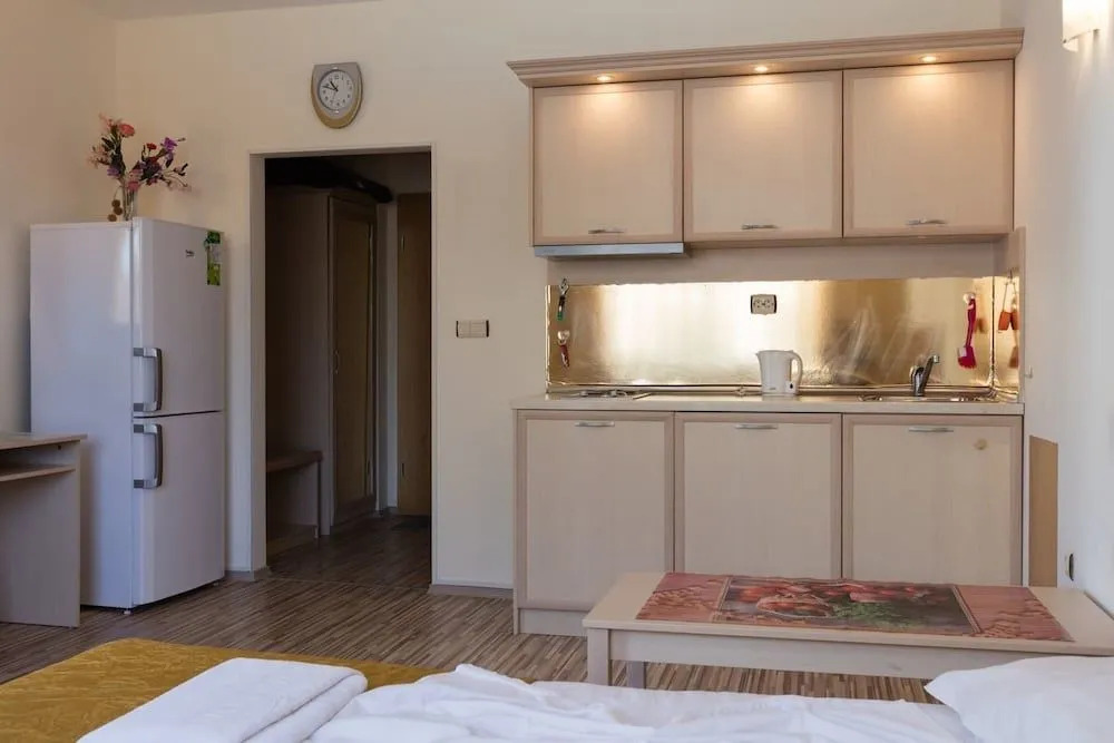 Studio for Family with Kitchenette and Pool view