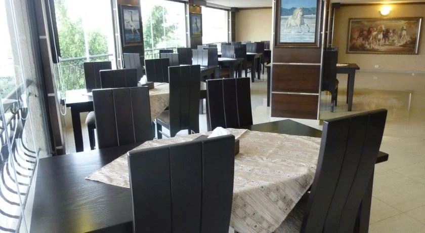 Kingdom Suite Hotel