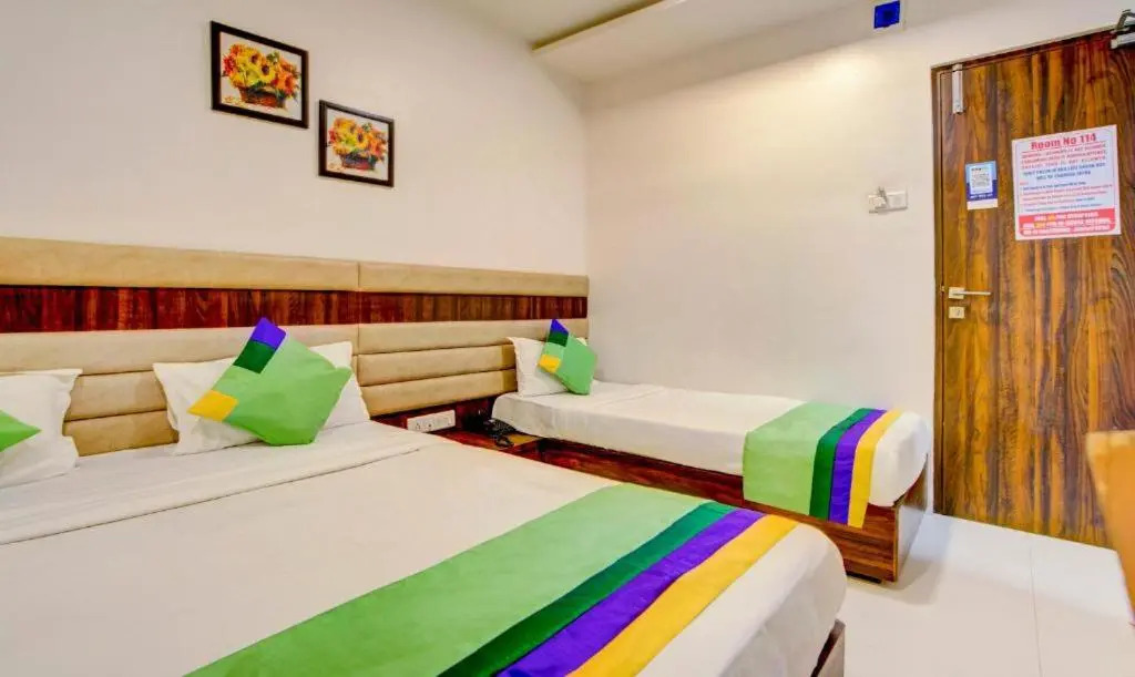 Hamptan Hotel - 200 mt from Golden Temple