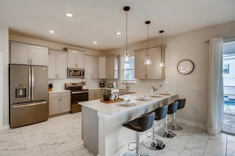 8908 CC - 6BR Luxury Home: Private Pool