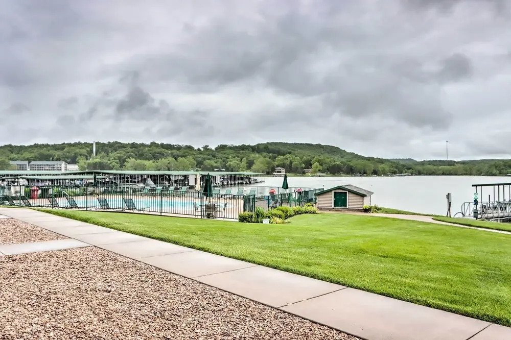 Poolside Fun! Lake-view Camdenton Condo